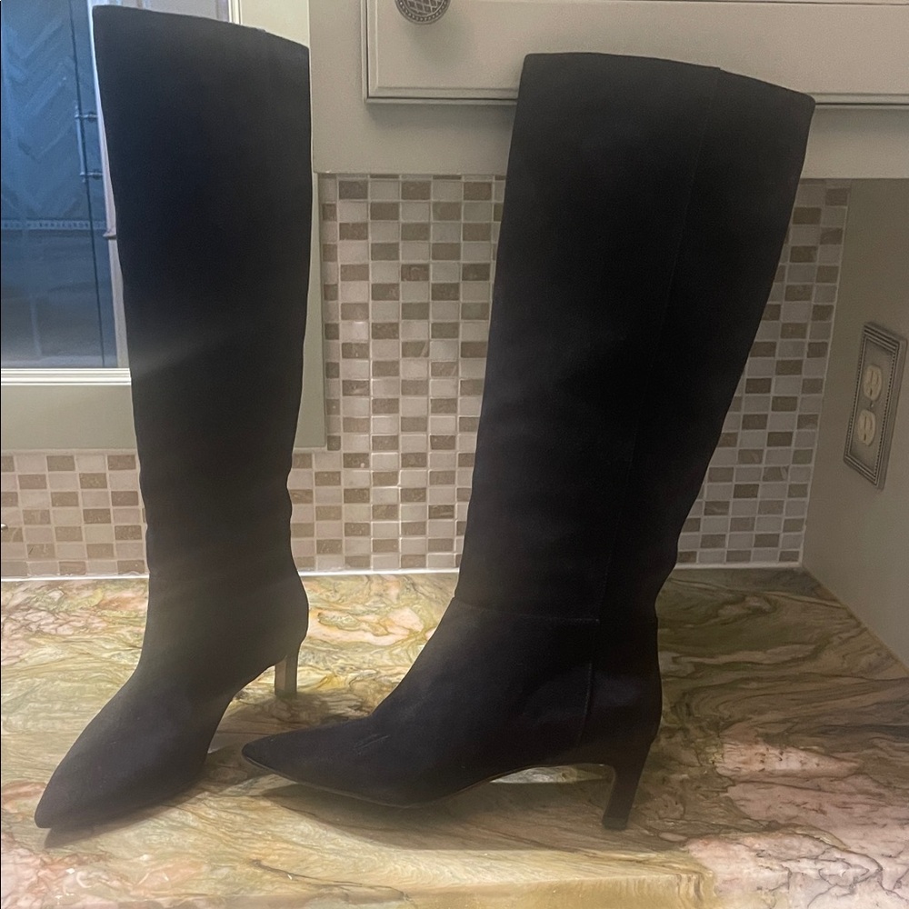 AQUATALIA Navy Suede Kitten Heel Boots, size 9, worn once